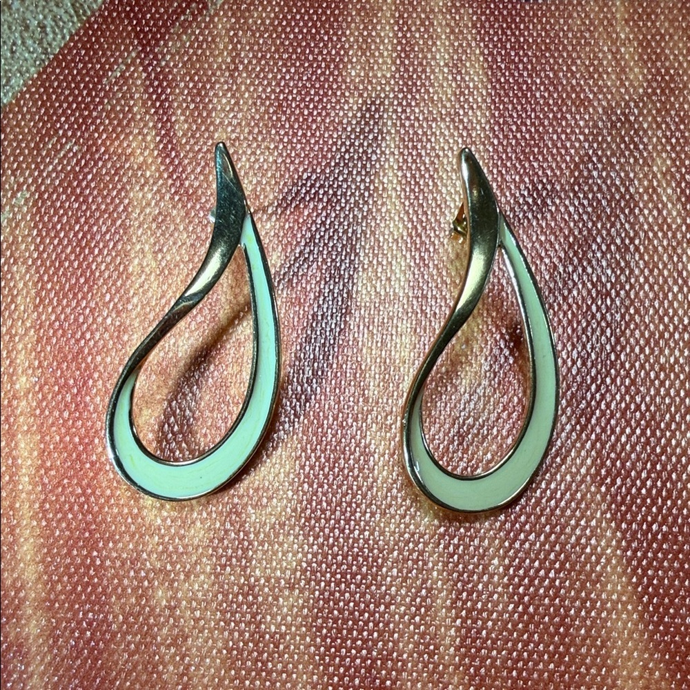 Vintage Gold Plated Teardrop Earrings